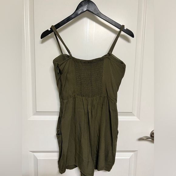 NWT 2B BeBe green studded romper size Small - Picture 3 of 11